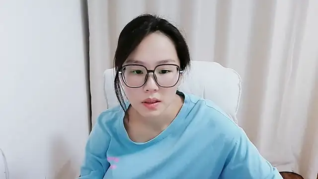 Snapshot of guai00 chatting on May 13, 2026, 1:41 pm guai00 online show from May 13, 2026, 1:41 pm