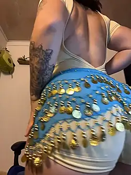 Snapshot of came_lia1 chatting on July 4, 2026, 3:35 am came lia1 online show from July 4, 2026, 3:35 am