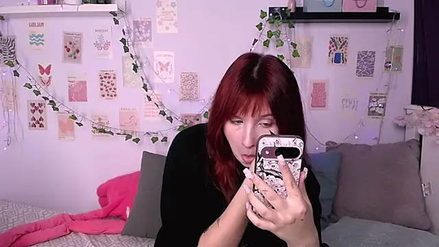 Mary Lanee online show from October 3, 2025, 7:49 am