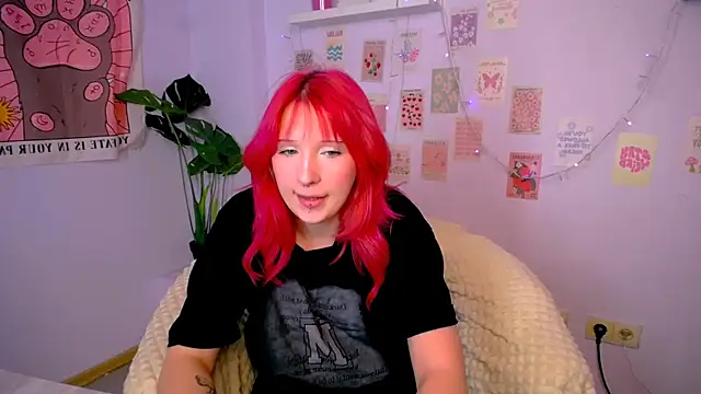 Mary Lanee online show from November 5, 2025, 6:46 am