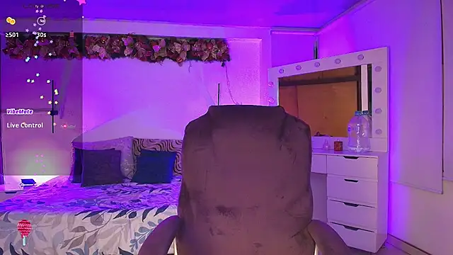 kloe28 online show from January 7, 2026, 3:53 am