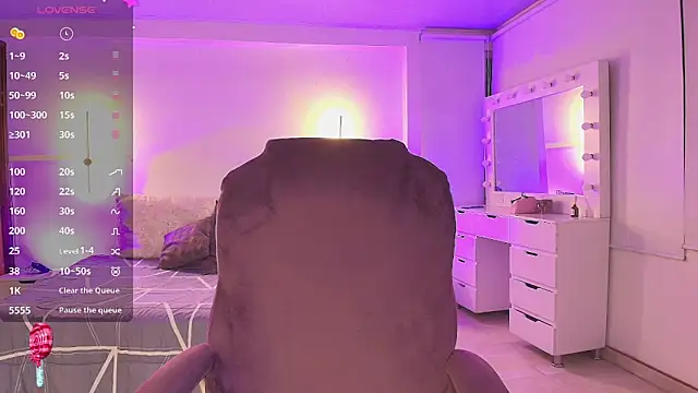 kloe28 online show from March 29, 2026, 3:50 am