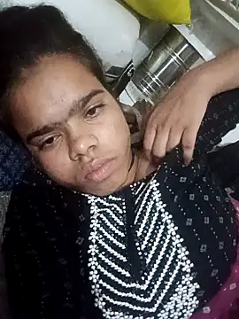 Snapshot of Ok_pooja chatting on October 2, 2025, 12:28 am Ok pooja online show from October 2, 2025, 12:28 am