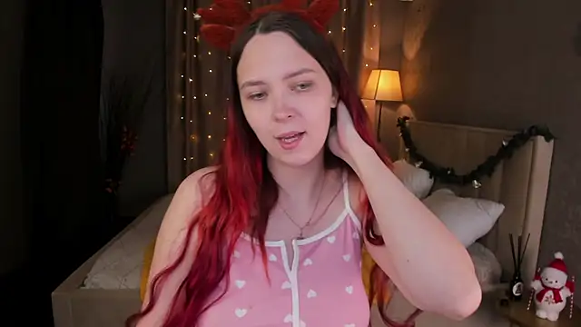 Monica  Queen online show from November 28, 2025, 5:32 am