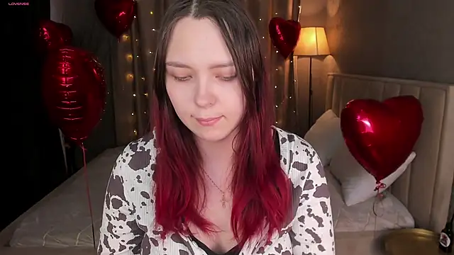 Monica  Queen online show from February 9, 2026, 5:33 am