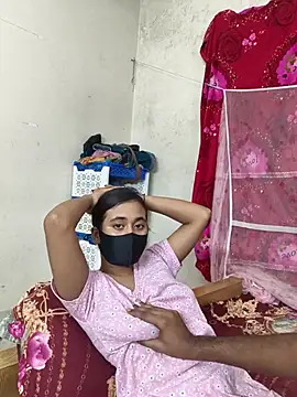 Love Queen11 online show from November 3, 2025, 5:03 pm