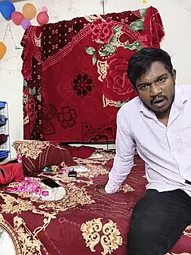 Snapshot of Love_Queen11 chatting on May 20, 2026, 4:46 pm Love Queen11 online show from May 20, 2026, 4:46 pm