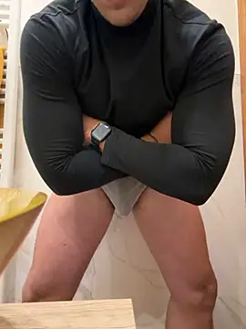 Snapshot of Italianofirenze chatting on November 4, 2025, 12:21 am Italianofirenze online show from November 4, 2025, 12:21 am