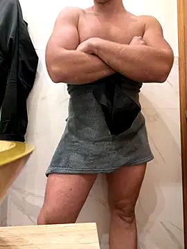 Snapshot of Italianofirenze chatting on November 20, 2025, 11:37 pm Italianofirenze online show from November 20, 2025, 11:37 pm