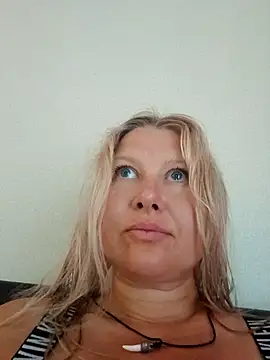 Snapshot of tania19999 chatting on September 26, 2025, 10:52 am tania19999 online show from September 26, 2025, 10:52 am