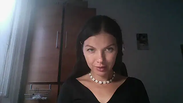 Lorivell online show from November 4, 2025, 3:22 pm