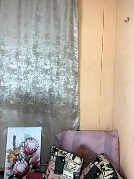 Snapshot of Caramel102004 chatting on October 1, 2025, 11:00 pm Caramel102004 online show from October 1, 2025, 11:00 pm