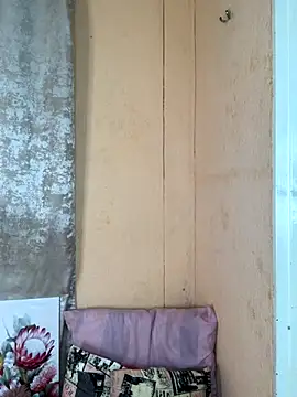 Snapshot of Caramel102004 chatting on October 6, 2025, 8:17 pm Caramel102004 online show from October 6, 2025, 8:17 pm