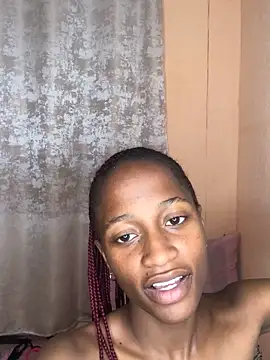 Snapshot of Caramel102004 chatting on October 24, 2025, 11:01 pm Caramel102004 online show from October 24, 2025, 11:01 pm