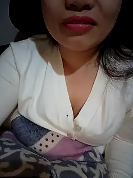 Meoweo 23 online show from December 13, 2025, 7:53 pm