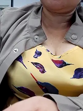 Kimkhaepretty online show from November 17, 2025, 5:35 am