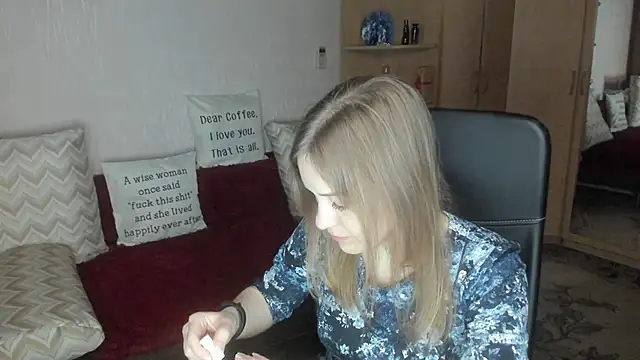 Tiffany Bates online show from February 1, 2026, 3:38 am