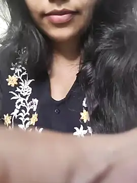 Miss Rose   online show from September 30, 2025, 4:12 pm