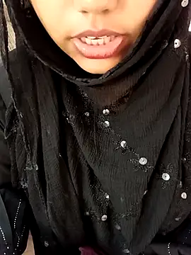 Miss Rose   online show from October 29, 2025, 11:45 am