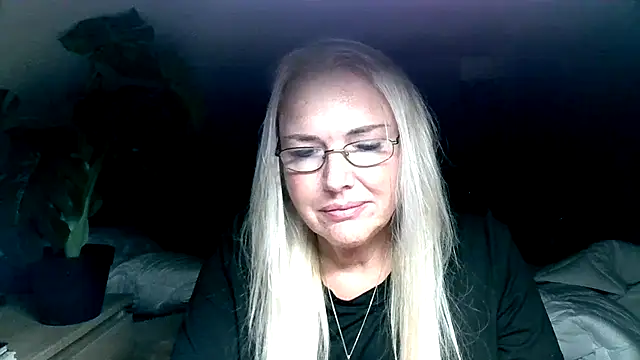 Snapshot of Sandy-Summer chatting on September 26, 2025, 5:28 pm Sandy-Summer online show from September 26, 2025, 5:28 pm