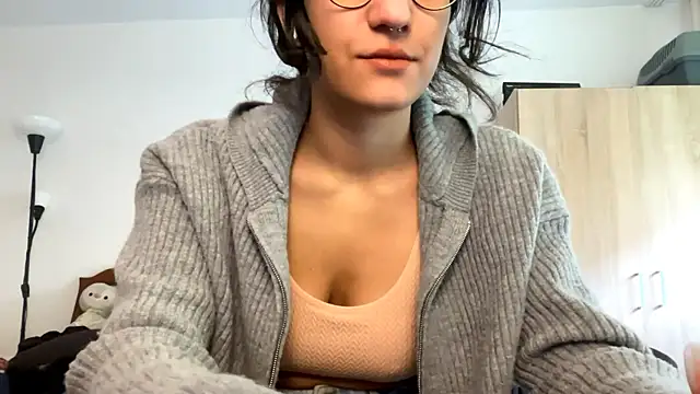 Snapshot of EvaJetty chatting on November 9, 2025, 8:45 am EvaJetty online show from November 9, 2025, 8:45 am