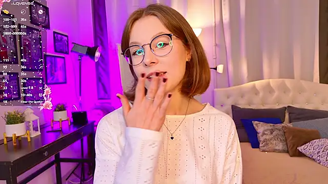 Bubblegum Babe  online show from October 18, 2025, 8:09 pm