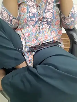 Snapshot of Minakshi_677 chatting on September 30, 2025, 5:18 pm Minakshi 677 online show from September 30, 2025, 5:18 pm