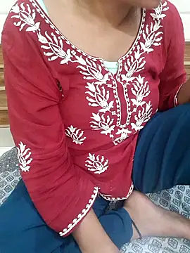 Snapshot of Minakshi_677 chatting on October 15, 2025, 8:47 am Minakshi 677 online show from October 15, 2025, 8:47 am