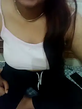 Snapshot of Minakshi_677 chatting on November 2, 2025, 5:21 am Minakshi 677 online show from November 2, 2025, 5:21 am