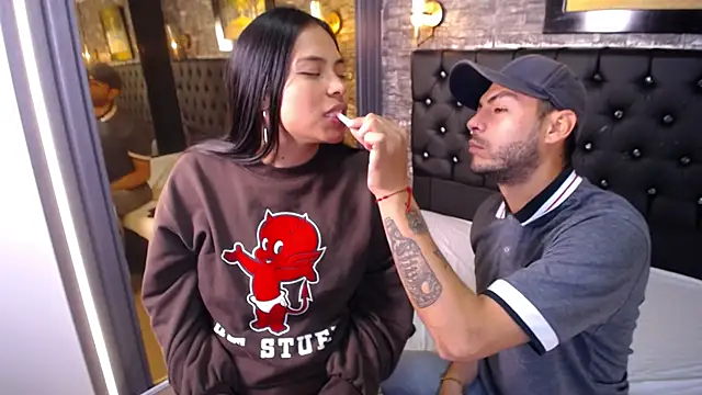 Snapshot of Fresh_and_Mei chatting on October 15, 2025, 4:45 am Fresh and Mei online show from October 15, 2025, 4:45 am