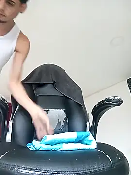 Pingasaboy20 online show from November 30, 2025, 12:53 pm