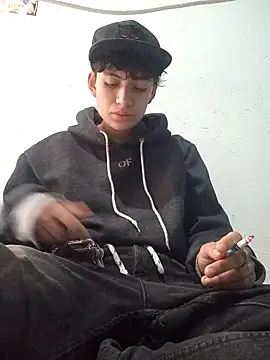 Owen tomboy online show from November 3, 2025, 8:43 pm