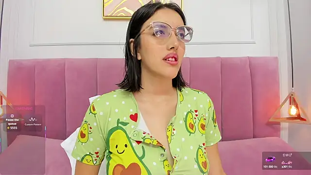 venusgreys1  online show from October 17, 2025, 11:57 am