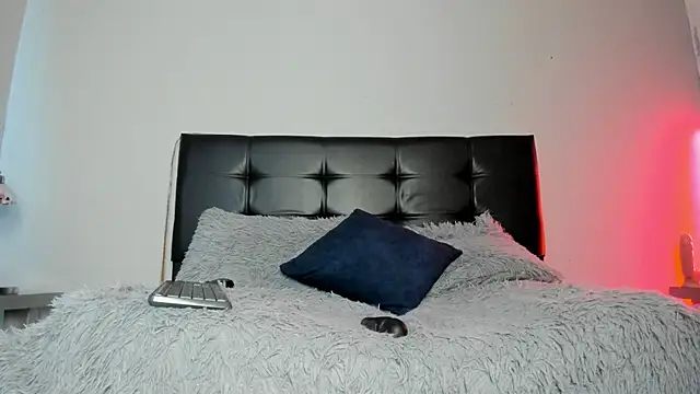 MorWen01 online show from October 14, 2025, 1:01 pm