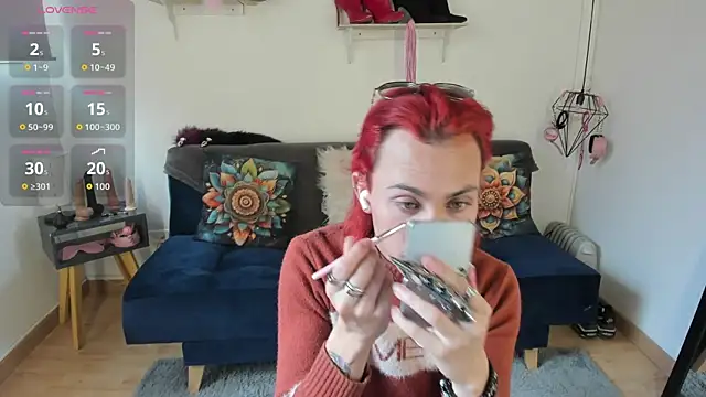 Snapshot of Moon_Fox chatting on November 7, 2025, 7:47 pm Moon Fox online show from November 7, 2025, 7:47 pm