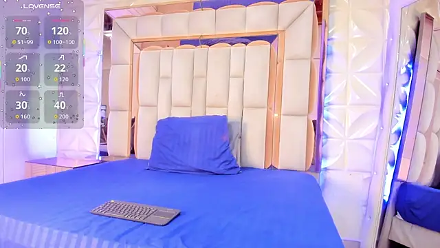 Sarah Adamss online show from December 20, 2025, 12:34 pm