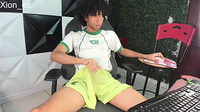 Snapshot of xion_ez chatting on July 10, 2026, 8:11 pm xion ez online show from July 10, 2026, 8:11 pm