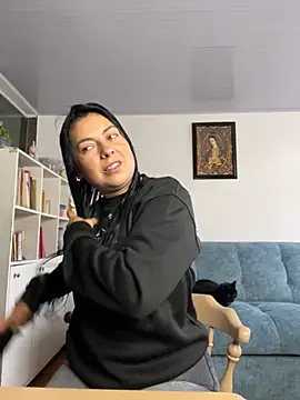 bianca jhonsson online show from October 14, 2025, 1:45 pm