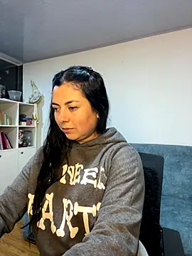 bianca jhonsson online show from October 20, 2025, 2:56 am