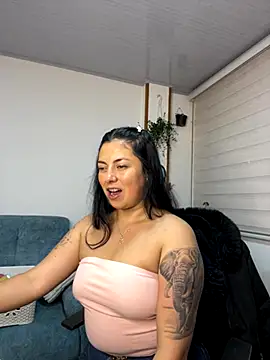 bianca jhonsson online show from October 30, 2025, 2:46 am