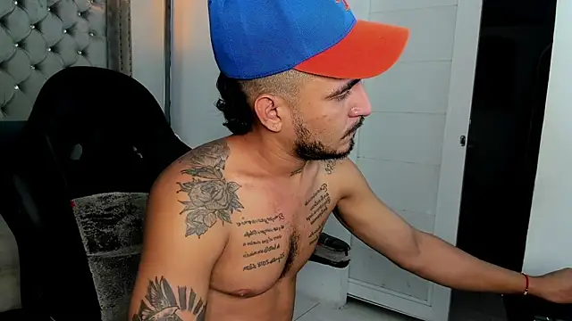 Kevinfox23cms online show from October 14, 2025, 3:46 pm