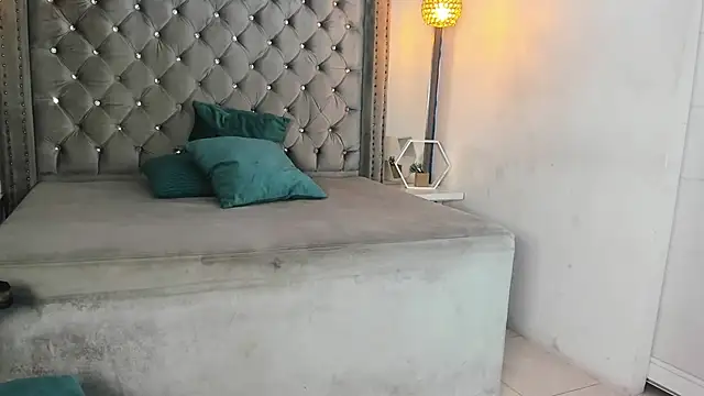 Kevinfox23cms online show from October 17, 2025, 8:39 am