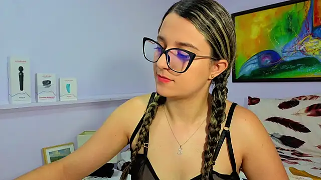 Snapshot of katiaa_lovv chatting on March 17, 2026, 12:19 pm katiaa lovv online show from March 17, 2026, 12:19 pm