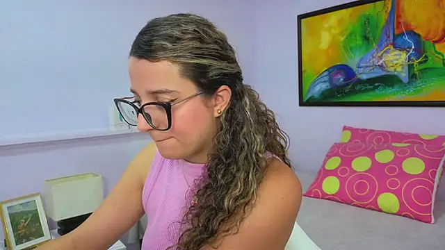 Snapshot of katiaa_lovv chatting on April 16, 2026, 9:10 am katiaa lovv online show from April 16, 2026, 9:10 am