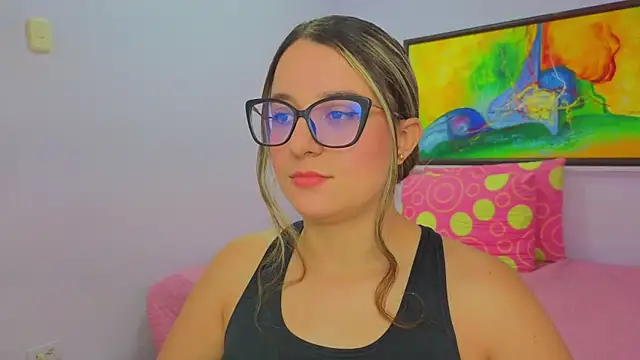 Snapshot of katiaa_lovv chatting on May 4, 2026, 12:23 pm katiaa lovv online show from May 4, 2026, 12:23 pm