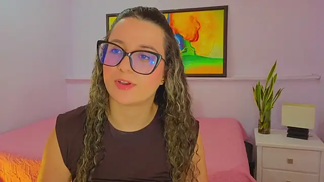 Snapshot of katiaa_lovv chatting on May 7, 2026, 12:32 pm katiaa lovv online show from May 7, 2026, 12:32 pm