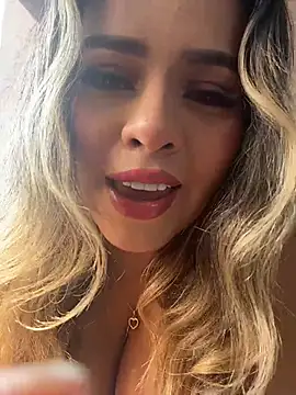 Snapshot of itsdanividarte chatting on November 6, 2025, 7:37 pm itsdanividarte online show from November 6, 2025, 7:37 pm