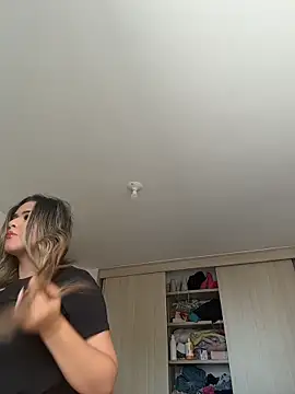 Snapshot of itsdanividarte chatting on November 7, 2025, 9:15 pm itsdanividarte online show from November 7, 2025, 9:15 pm