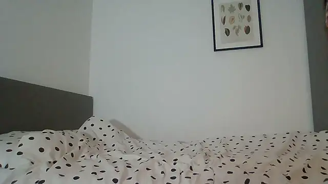 lunaeclipse12 online show from January 13, 2026, 12:16 am