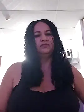 MEYBELLATINA online show from December 20, 2025, 10:06 pm